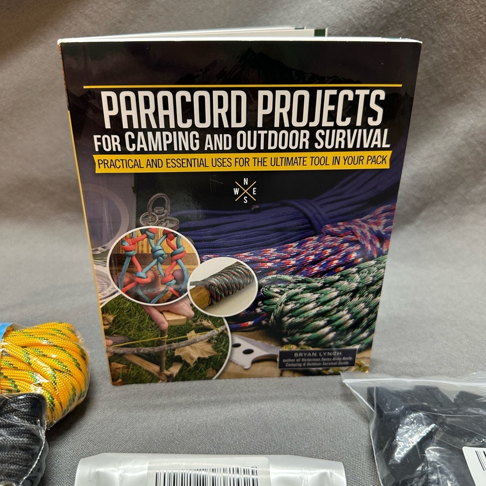 Paracord Projects Book for Camping and Outdoor Survival
